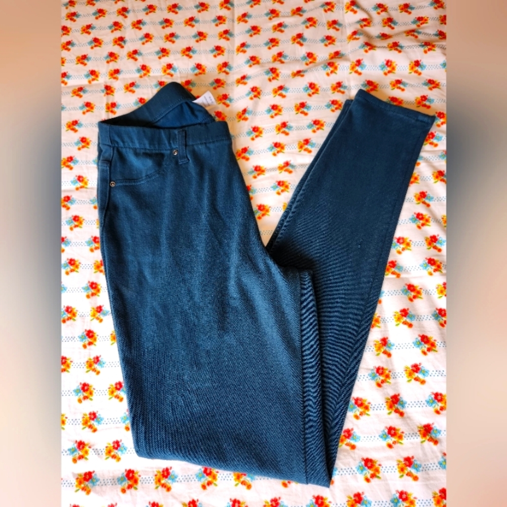Time and Tru brand size M (8-10) green pull on pants